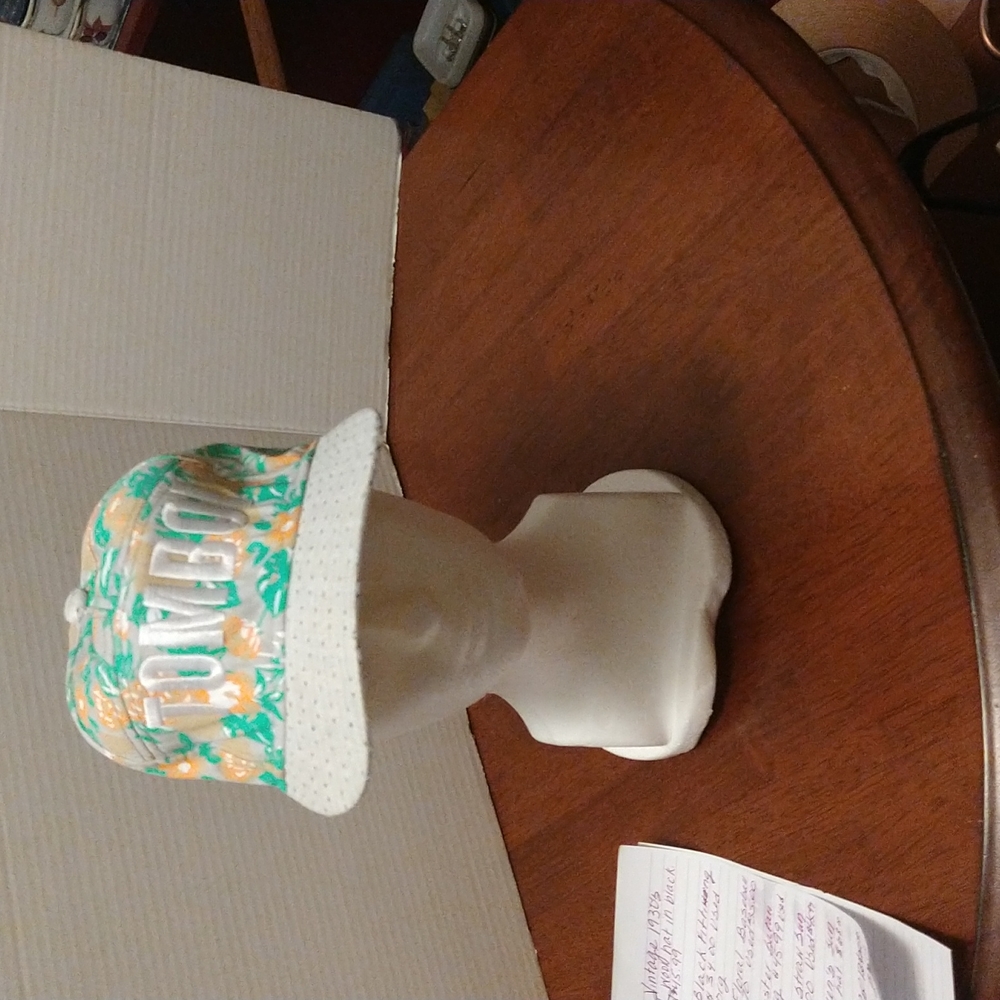 NWOT. Women's floral baseball cap.